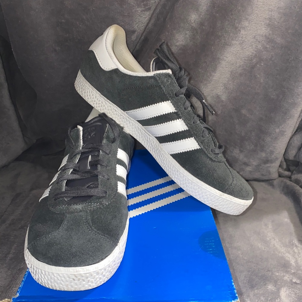 Adidas Gazelle Size 4.5 US